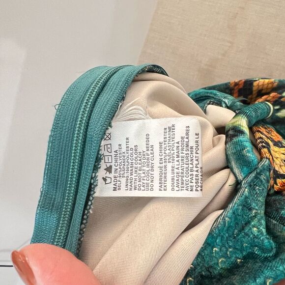 Fashion Nova Green Gold Spaghetti Strap Velvet Snake Print Jumpsuit Size XS - Picture 8 of 9